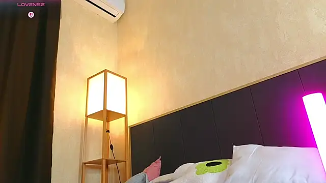 emily_wildflower webcam