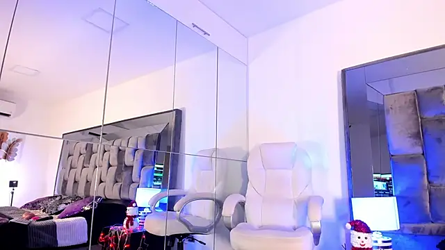 zinnia_mosley (F milf) - dance and get naked