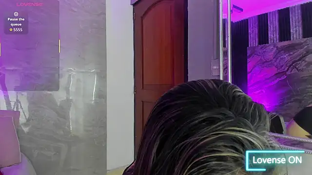 Agatha_Pleasure webcam