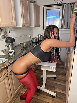 squirt-fuck-queen (Ask my age) - 🍑Twerk wild  on. Dildo🍑