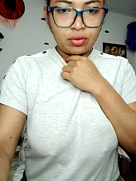 chalohott live cam screenshot female from Colombia on LiveWebCameras – Live Webcams & Video Chat