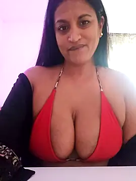 busty_ariax - Busty_AriaX's free webcam - UK Sex Cams