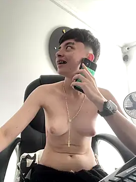 Webcam Model (nico_18x)  is live.Free join now!