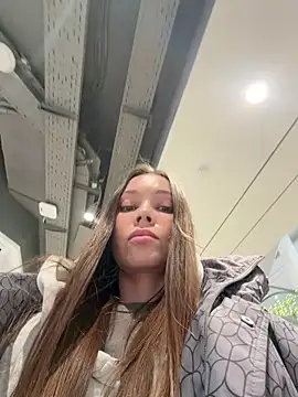 nicole111 (F young) - Open and spank tight pussy