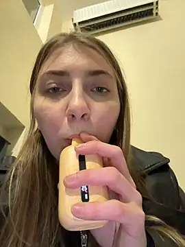 sunny___bunny (F young) - SHOW NAKED BOOBS 😈