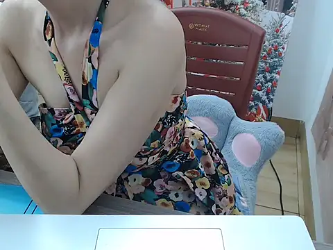 funnygirl_9x (G young) - show tits