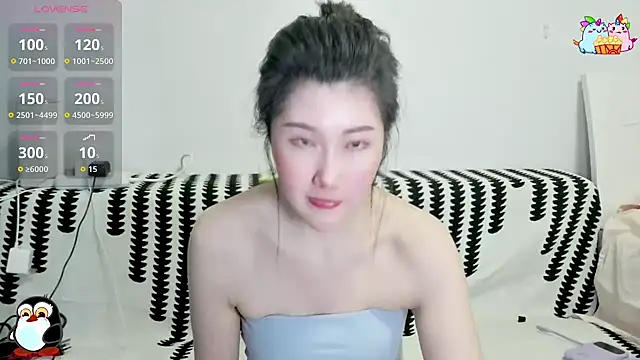 yingzi-2025 - YINGZI-2025's free webcam