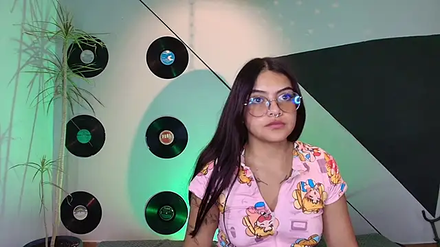 Lilith_and_Khloe webcam