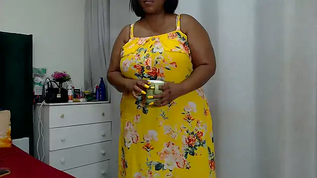 GaggingQueenxx webcam