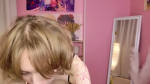 SweetKittyPlay webcam