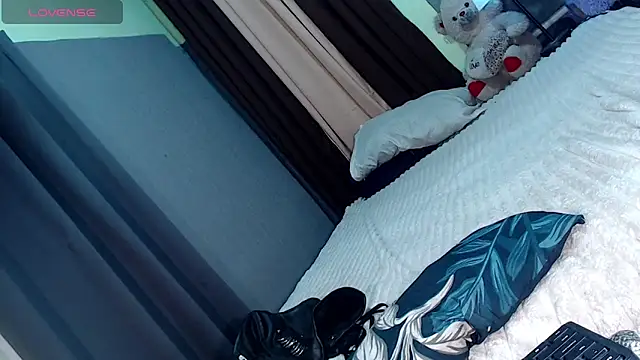 Creamycum_celinexx webcam