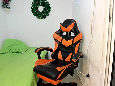 andrew_jonhes webcam