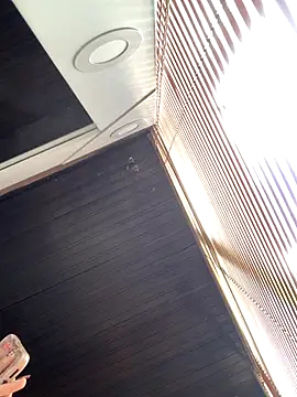 MiaScott_Pink webcam