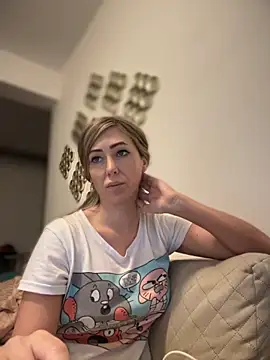 RaquelleDevon webcam