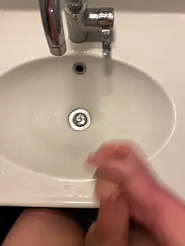 henrik_wbc_06 - Henrik_wbc_06's free webcam - UK Sex Cams