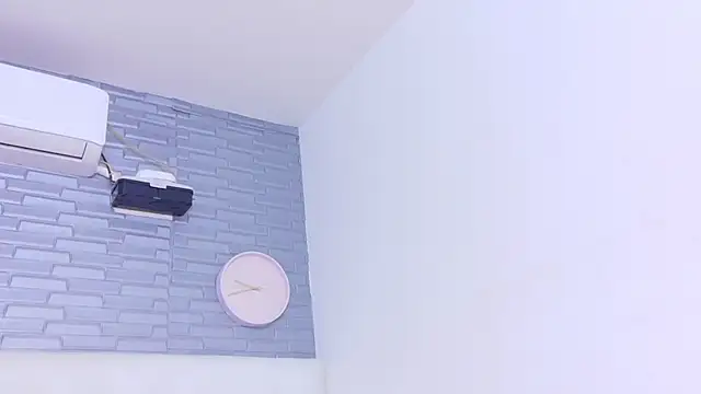 Hungry_pussy18 webcam