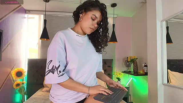 annie_lii - Annie_Lii's free webcam - UK Sex Cams