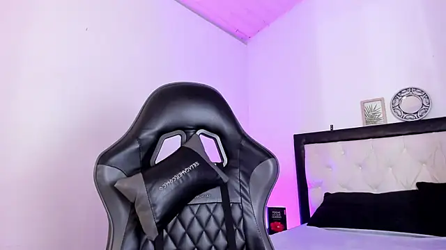 Sara_Roades webcam stripchat model stream image