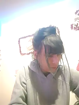 misscectito13 (F milf) - joueuse et vous ?seins 1min