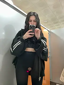 Webcam Model (lunalovelee)  is live.Free join now!