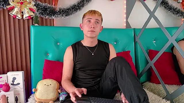 Naughty__Chriss webcam