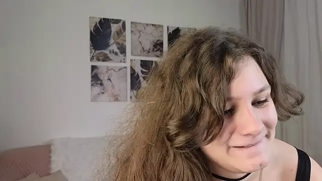 charlotte_wow (F teen) - show outfit! dance!