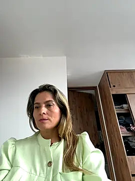 Webcam Model (linda-mature43)  is live.Free join now!