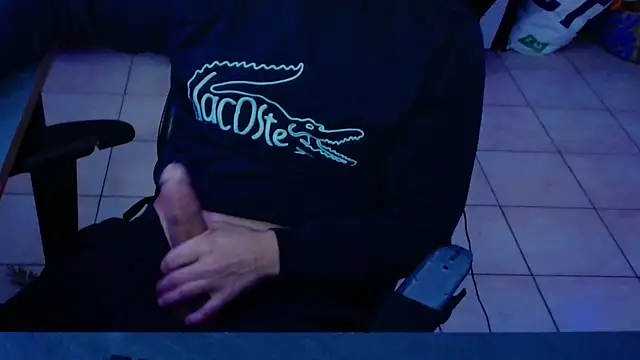 vlad230323 (M young) - Cum in public