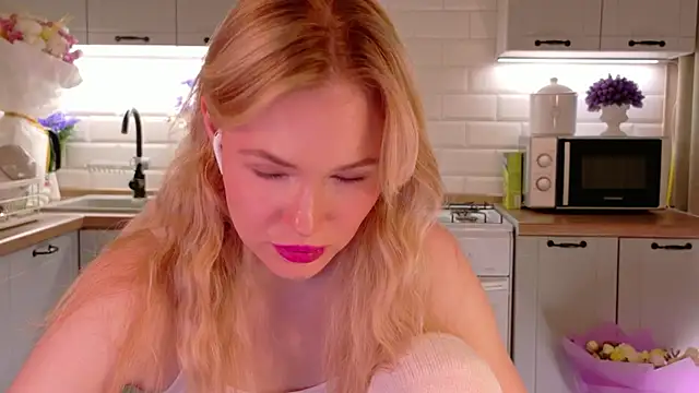 veronika_mitchel (F young) - Tease naked oil boobs🍒❤️