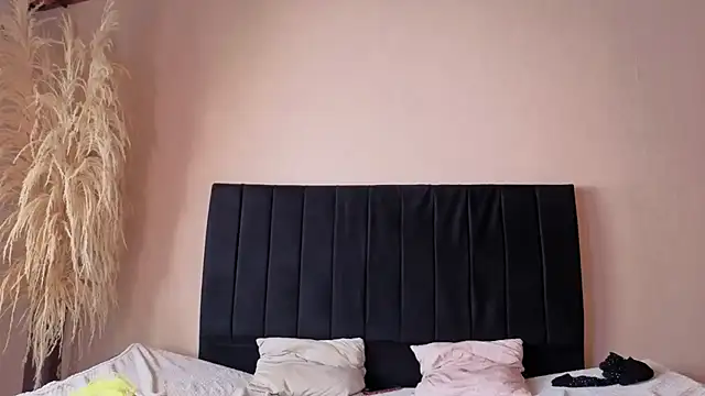 Isa_And_Natasha webcam