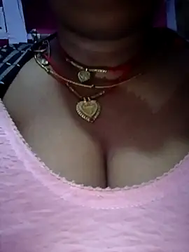 Pariraja_hot webcam stripchat model stream image