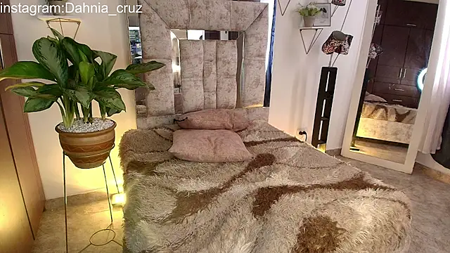 Dahnia_cruz webcam