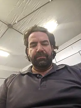 mysterbearmg (Ask my age) - CUM IN PUBLIC