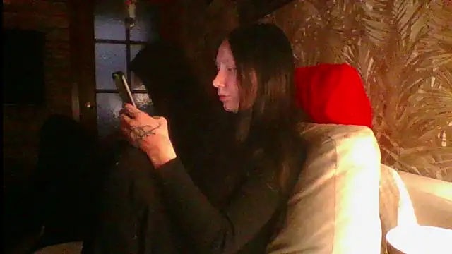 RussNocturnal webcam