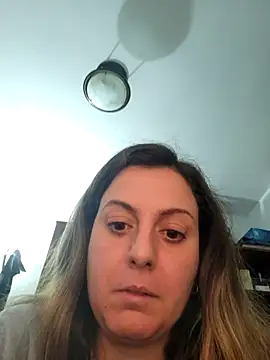 Webcam Model (Sareyxon)  is live.Free join now!