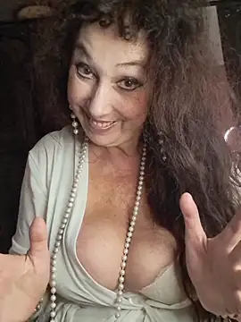 GypsyEsmeralda webcam