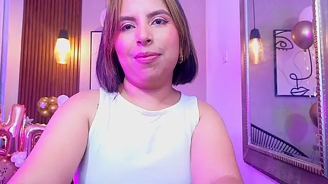 Sharlotte_Milk webcam