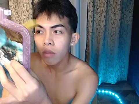 Urhotsilverboy webcam
