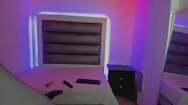 Andrea_brunnette webcam