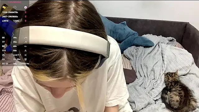 lorrebak (F teen) - Naughty hand in my skinny panties🔞