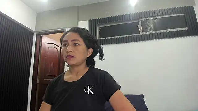 emperatris_23 webcam