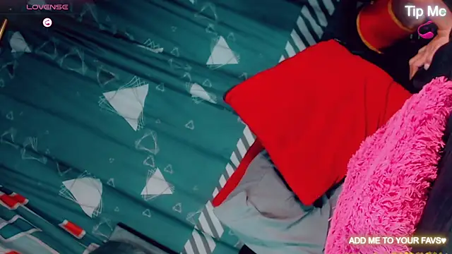 CharlotteBigCock webcam