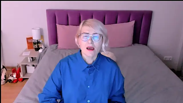 sabrinamacmarren webcam