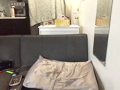 littyleesh1 (F young) - what that mouth 👄 do baby girl?