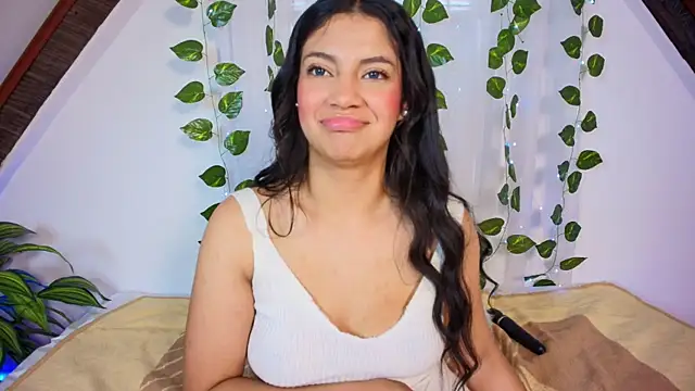 lucia_sweeet - Lucia_sweeet's free webcam - UK Sex Cams