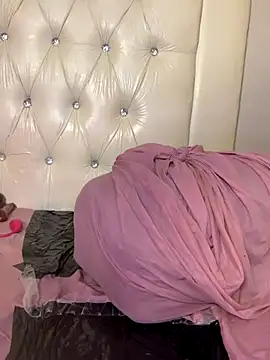 Webcam Model (SEXaddictCANDY10)  is live.Free join now!