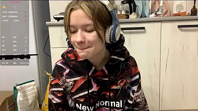 lorrebak (F teen) - Give me a tit massage 🥵