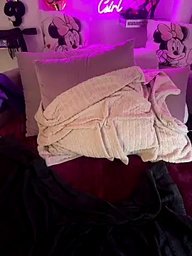 CurvyAnonymousGirl89