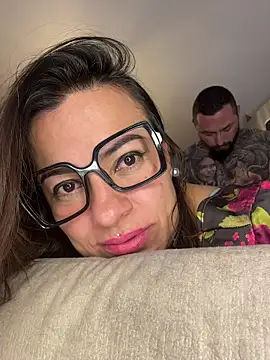 liz_and_thiago webcam