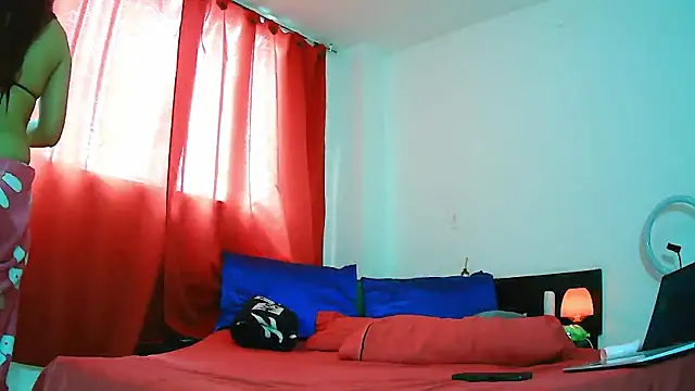 MissAsly webcam